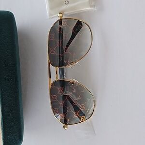 Gucci Aviator Gold,Gold,Green GG1220s 004 New with Gucci Hard Case.